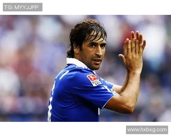 日本足球明星独特发型大赏展现风采与个性魅力的精彩瞬间